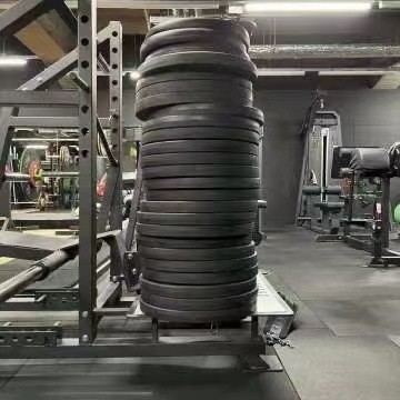 Experience the Benefits of the Belt Squat Machine for Hip Thrusts and Glute Exercises